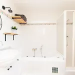 Magnifique Avec Piscine Et Climatisation Tatil Evi